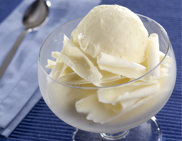 Aprenda a fazer em casa um sorvete diet de chocolate branco