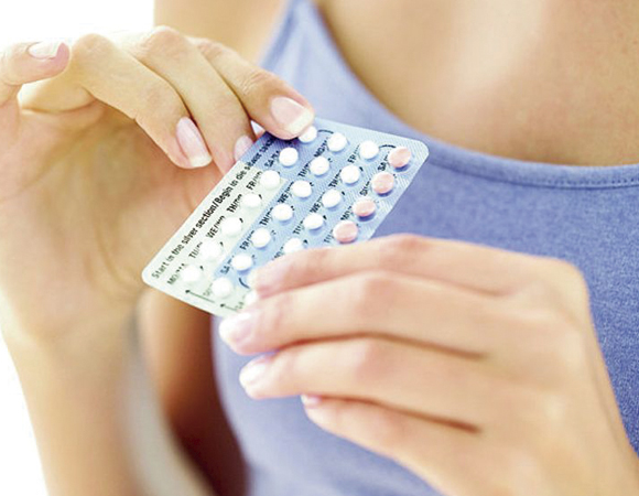 Descubra se usar anticoncepcional engorda