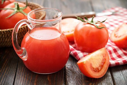 Suco-de-tomate-500x334